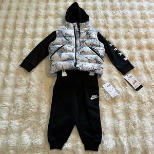 Nike Air Jordan Black and White Kids' Hoodie Vest Set w/ Sweatpants 2T